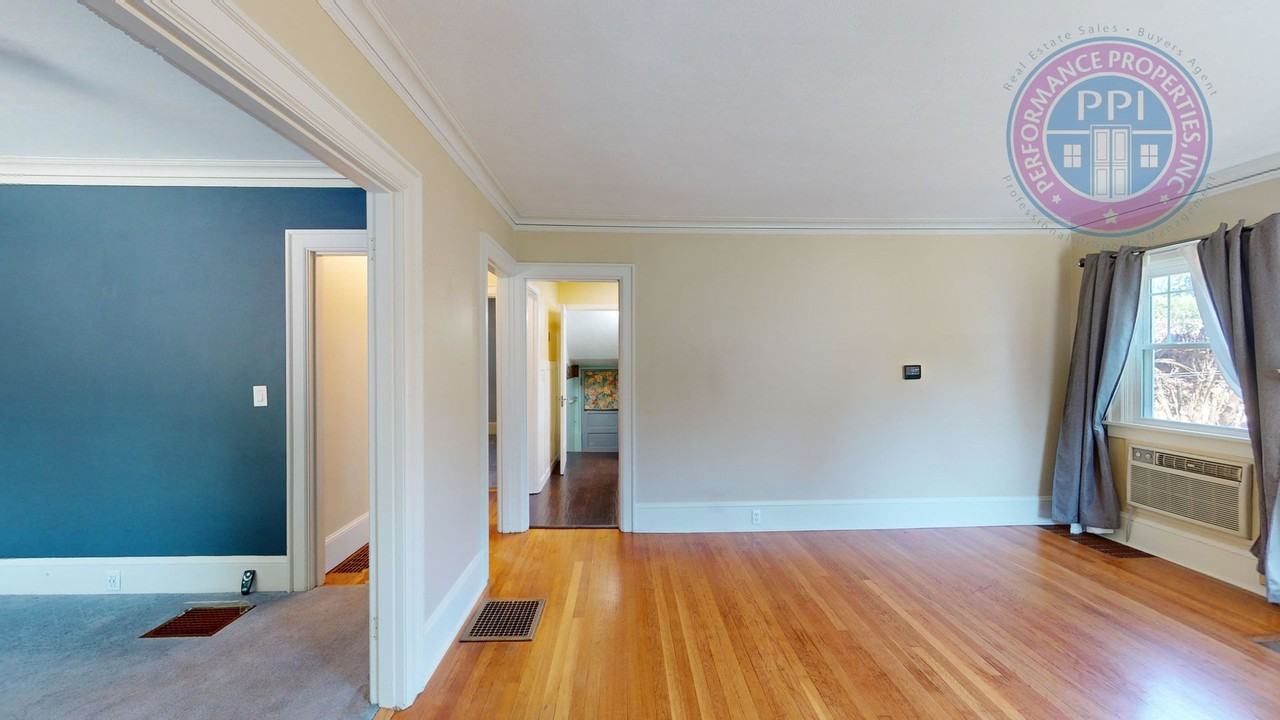 2031 N Killingsworth St - Photo 4 of 25