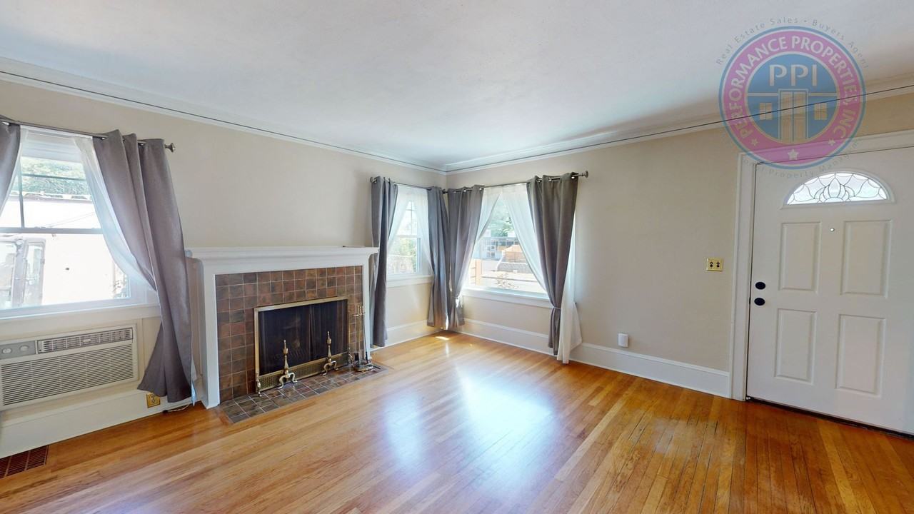 2031 N Killingsworth St - Photo 6 of 25