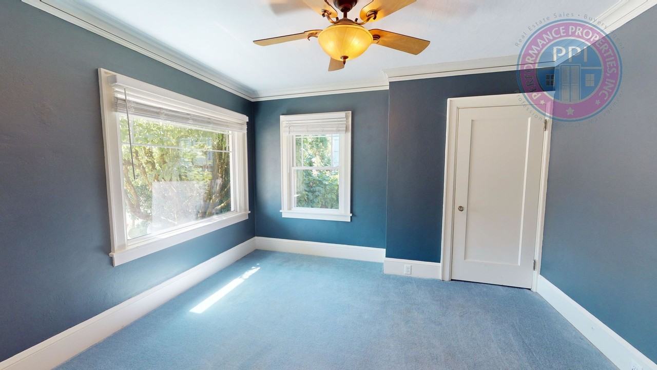 2031 N Killingsworth St - Photo 7 of 25