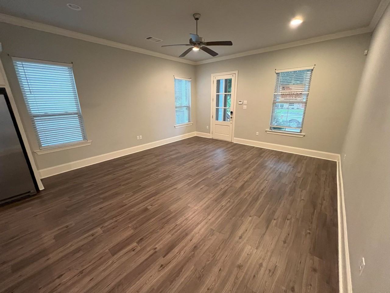 2353 Orpine Ave - Photo 6 of 25