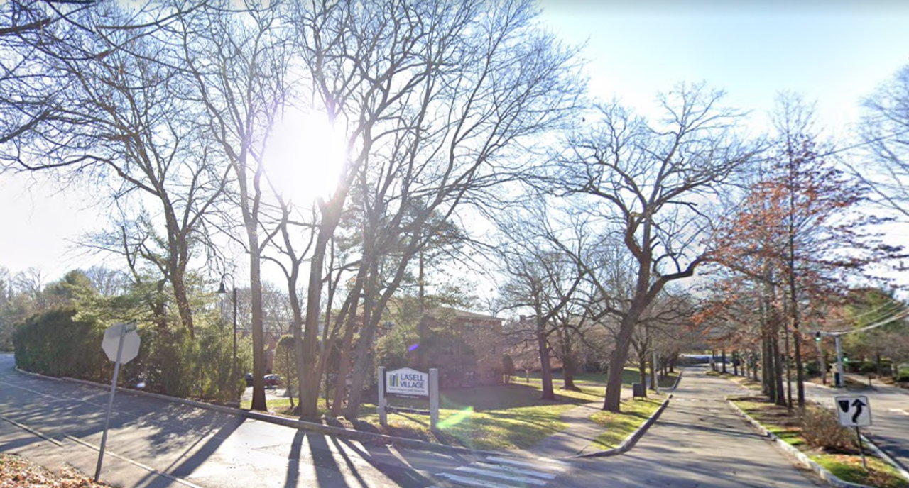 276 Grove St - Photo 5 of 15