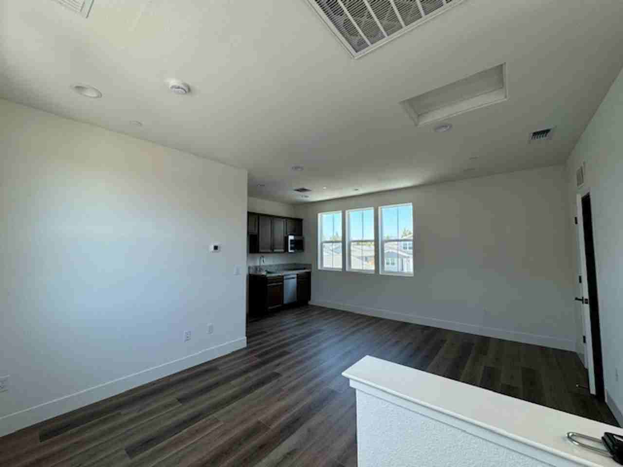 2927 Luke Ln - Photo 2 of 12