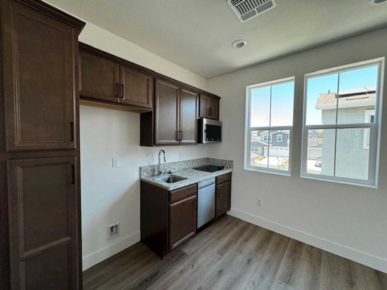 2927 Luke Ln - Photo 4 of 12