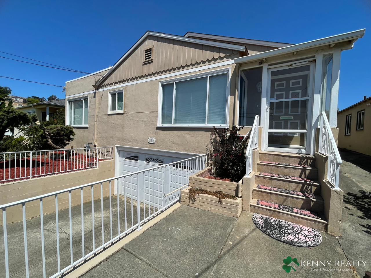 516 Elm Ct - Photo 2 of 28