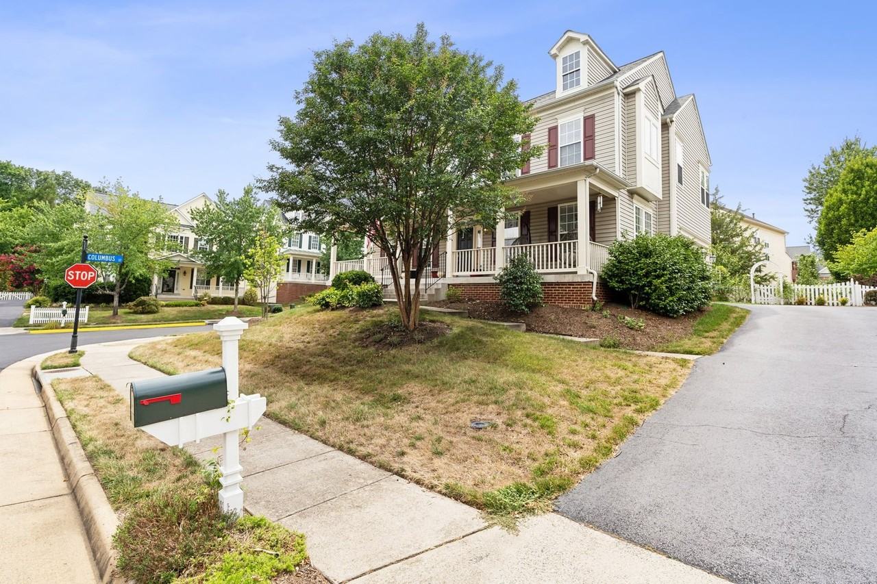 43309 Atherton St - Photo 3 of 41