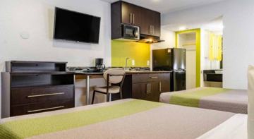 featured image of 6730 N Blackstone Ave