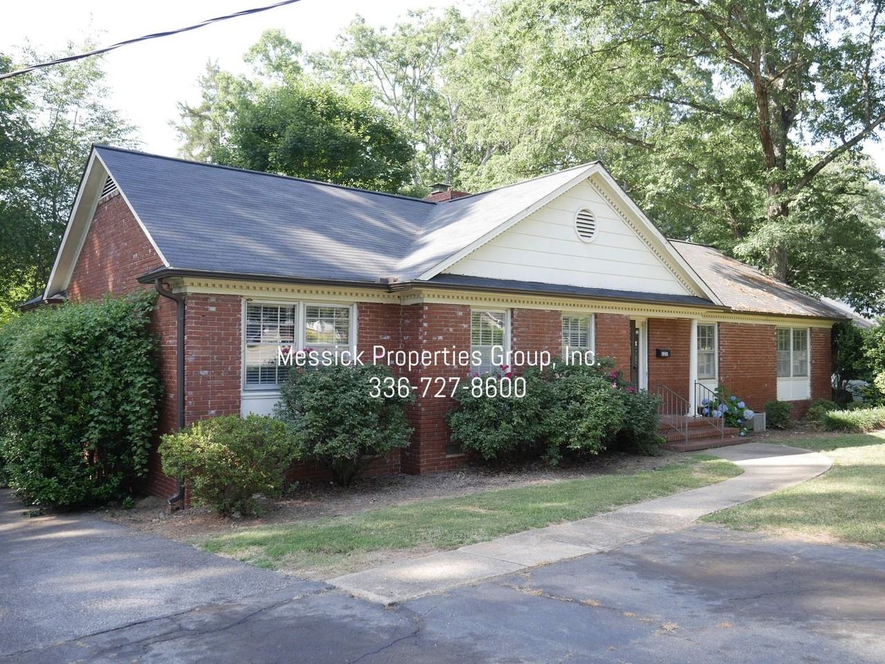 3251 Polo Rd - Photo 2 of 44