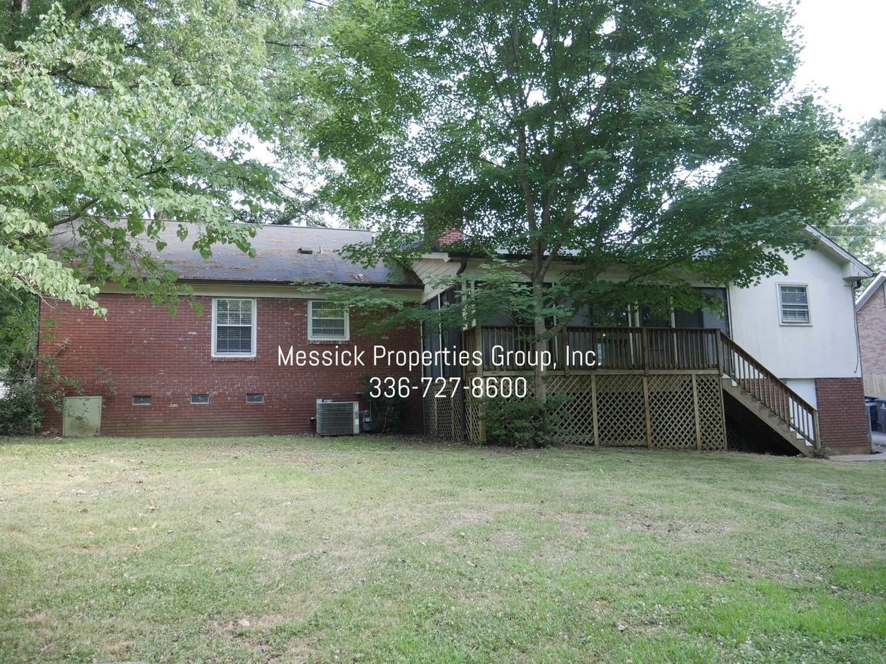 3251 Polo Rd - Photo 3 of 44