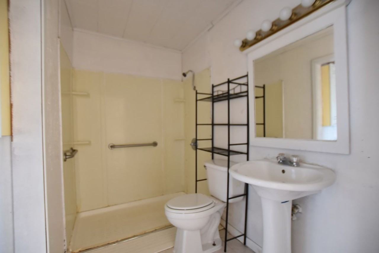 803 E 3rd St - Photo 5 of 18