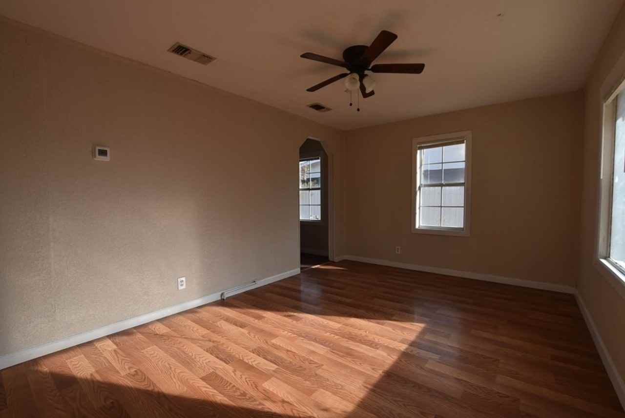 803 E 3rd St - Photo 7 of 18