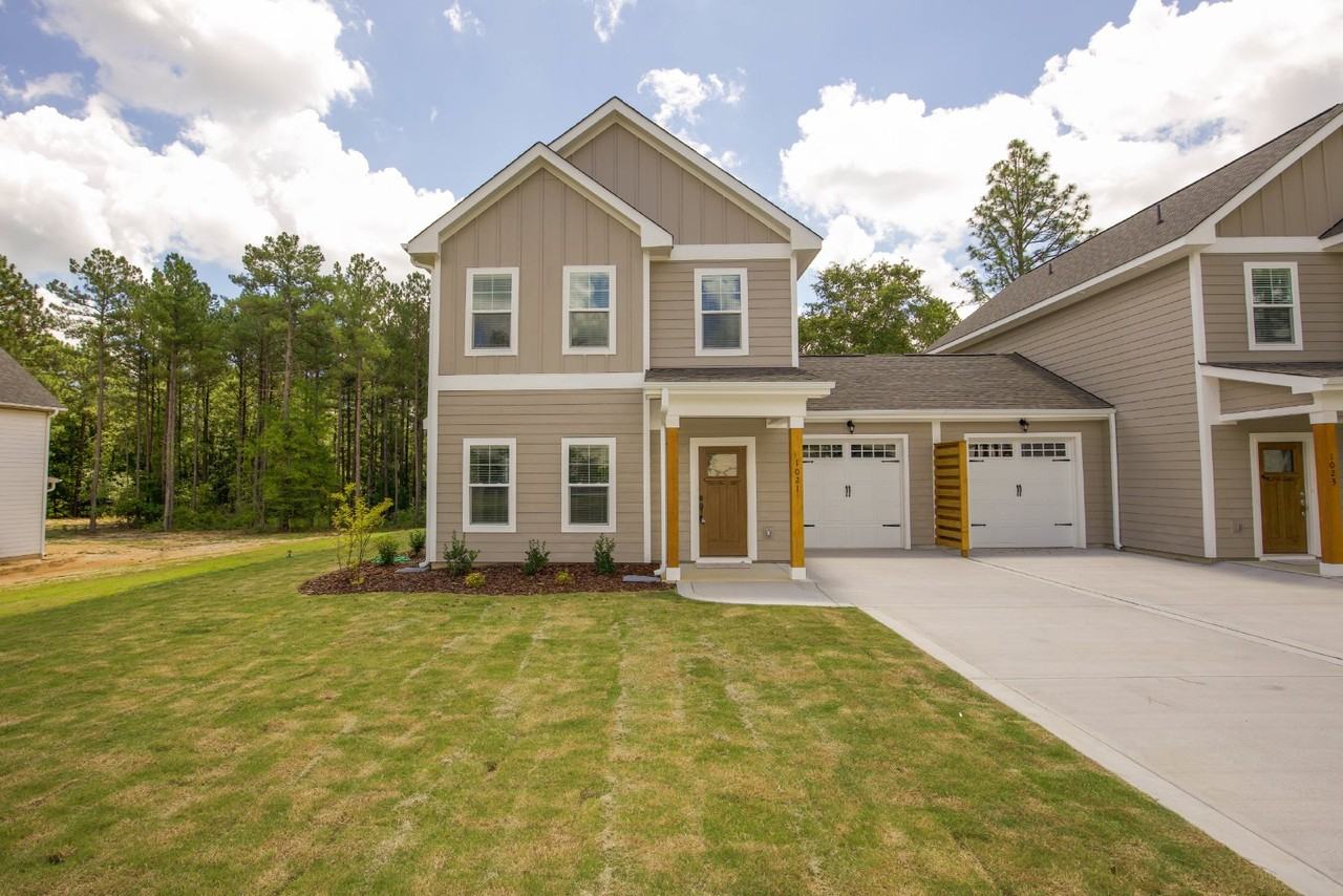 1021 Juniper Lake Rd - Photo 2 of 39