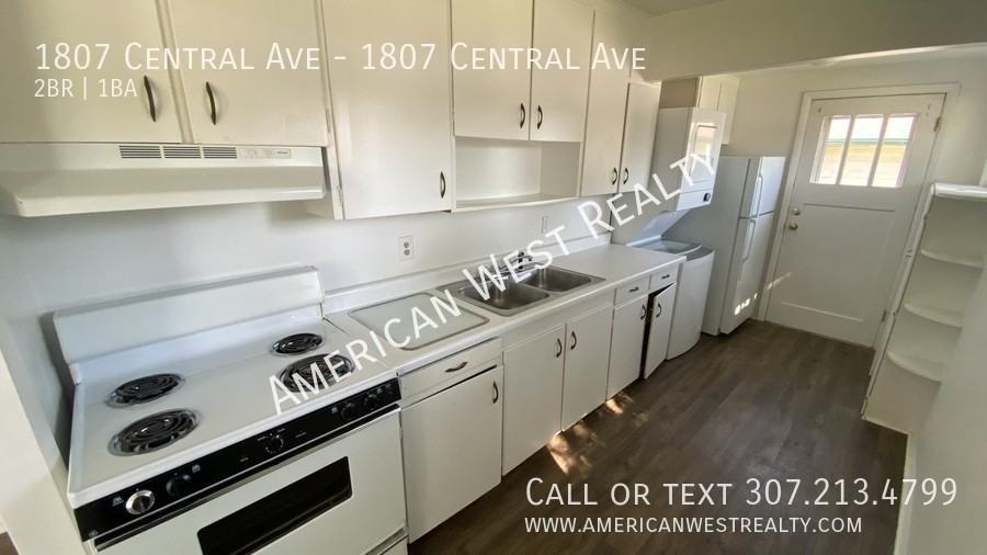 1807 Central Ave - Photo 3 of 7