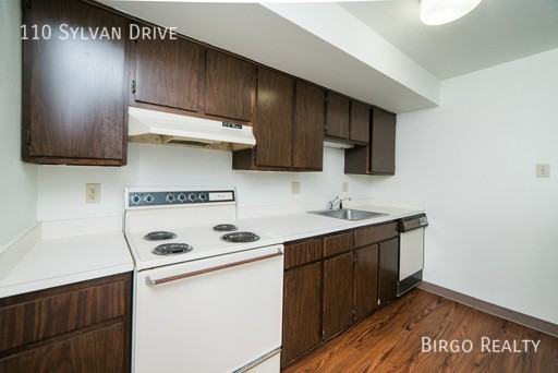 110 Sylvan Dr - Photo 2 of 8