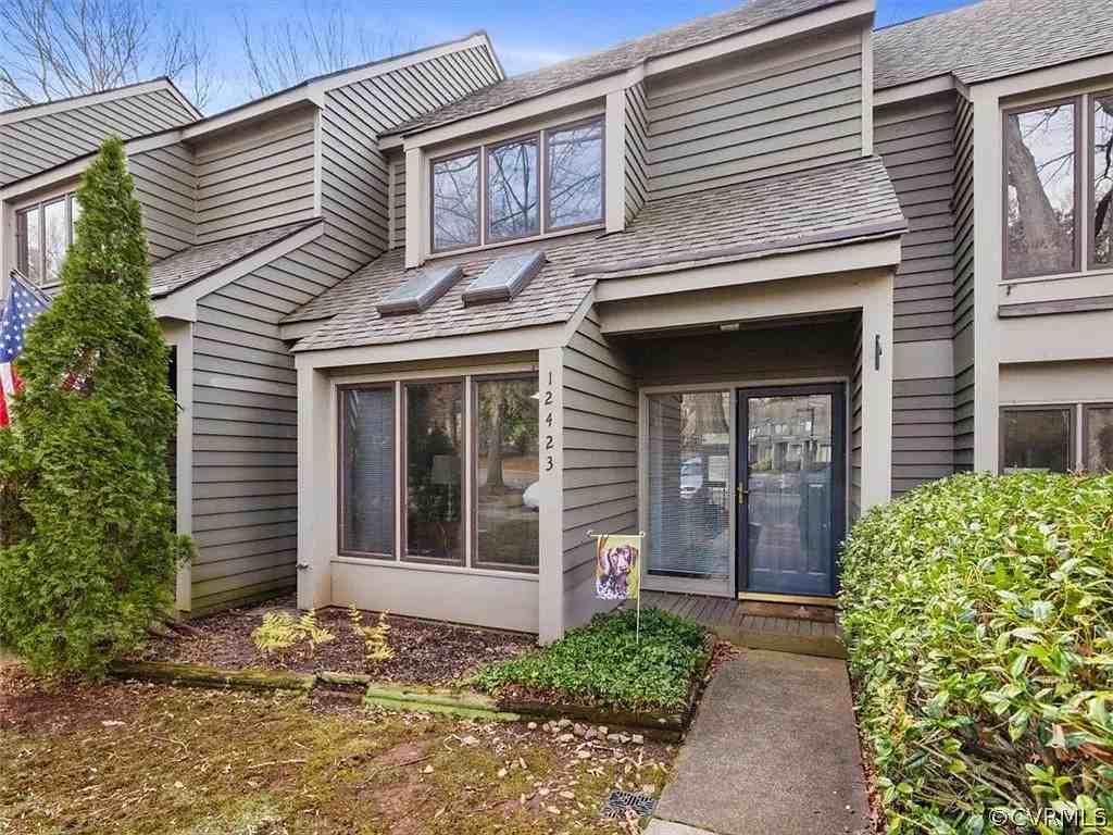 12423 New Point Dr - Photo 2 of 7