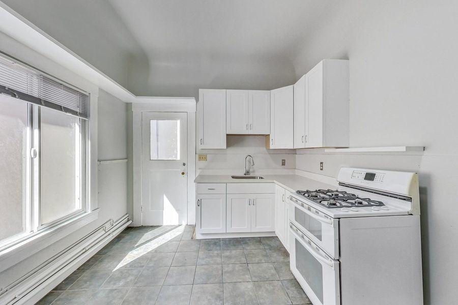 254 Park View Ter - Photo 3 of 22