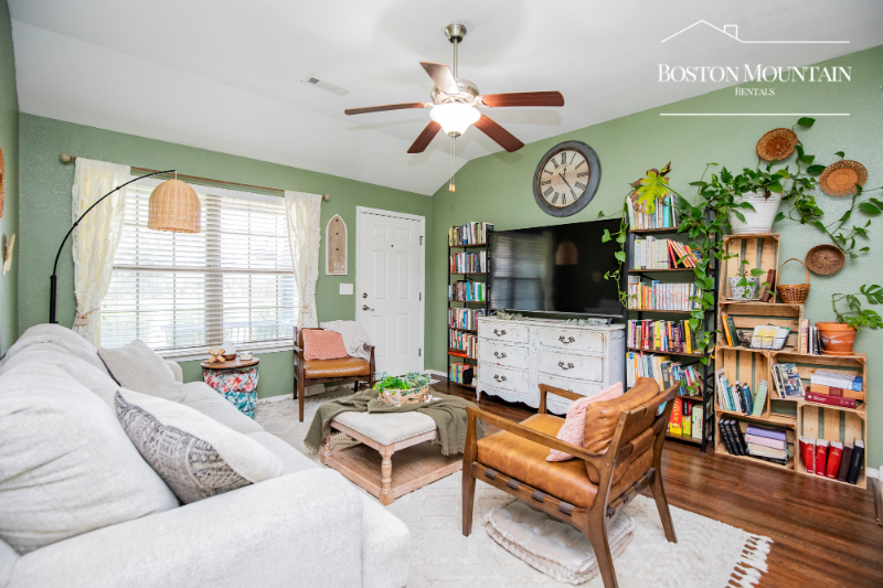 1121 S Apollo Dr - Photo 3 of 17