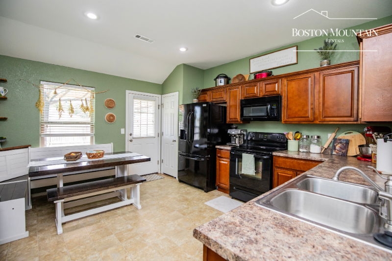 1121 S Apollo Dr - Photo 4 of 17