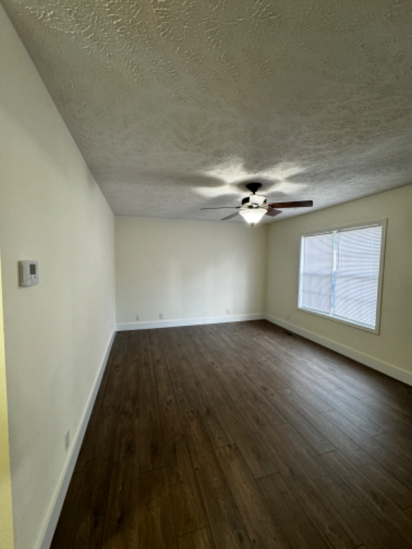 320B Samantha Cv #B - Photo 3 of 9