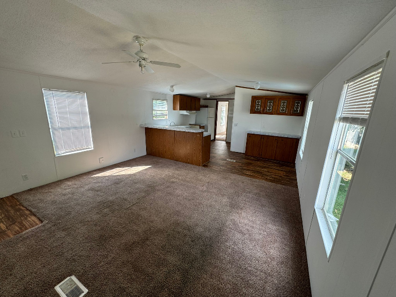 112 Leon - Photo 2 of 8