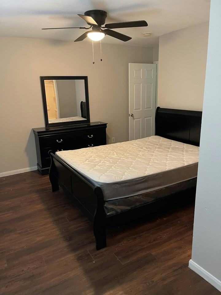 23470 High Point Street, Unit B - Photo 4 of 4