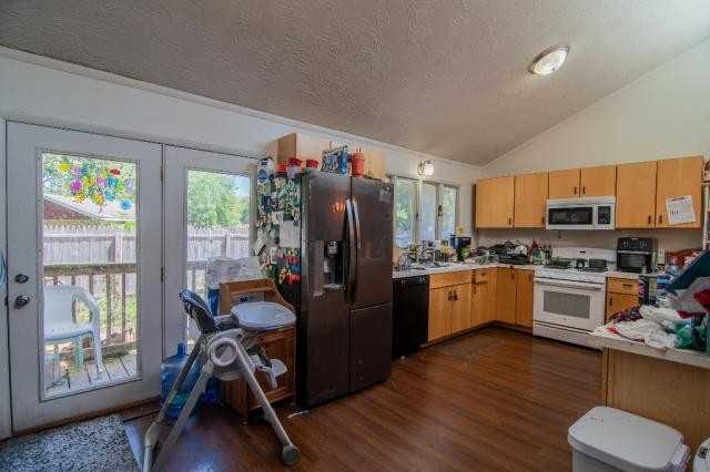 2221 Belmont Ave - Photo 3 of 15