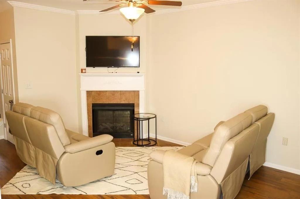 2502 Laurel Cir Nw - Photo 3 of 16