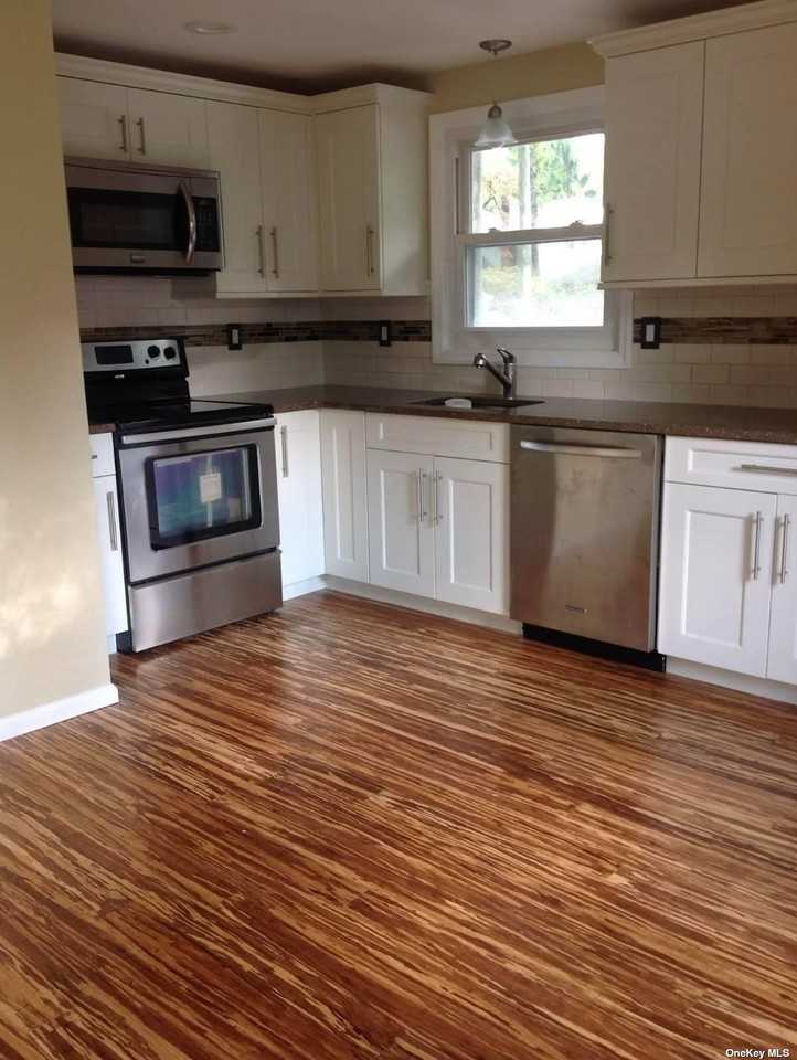 211 Dickinson Ave - Photo 3 of 10