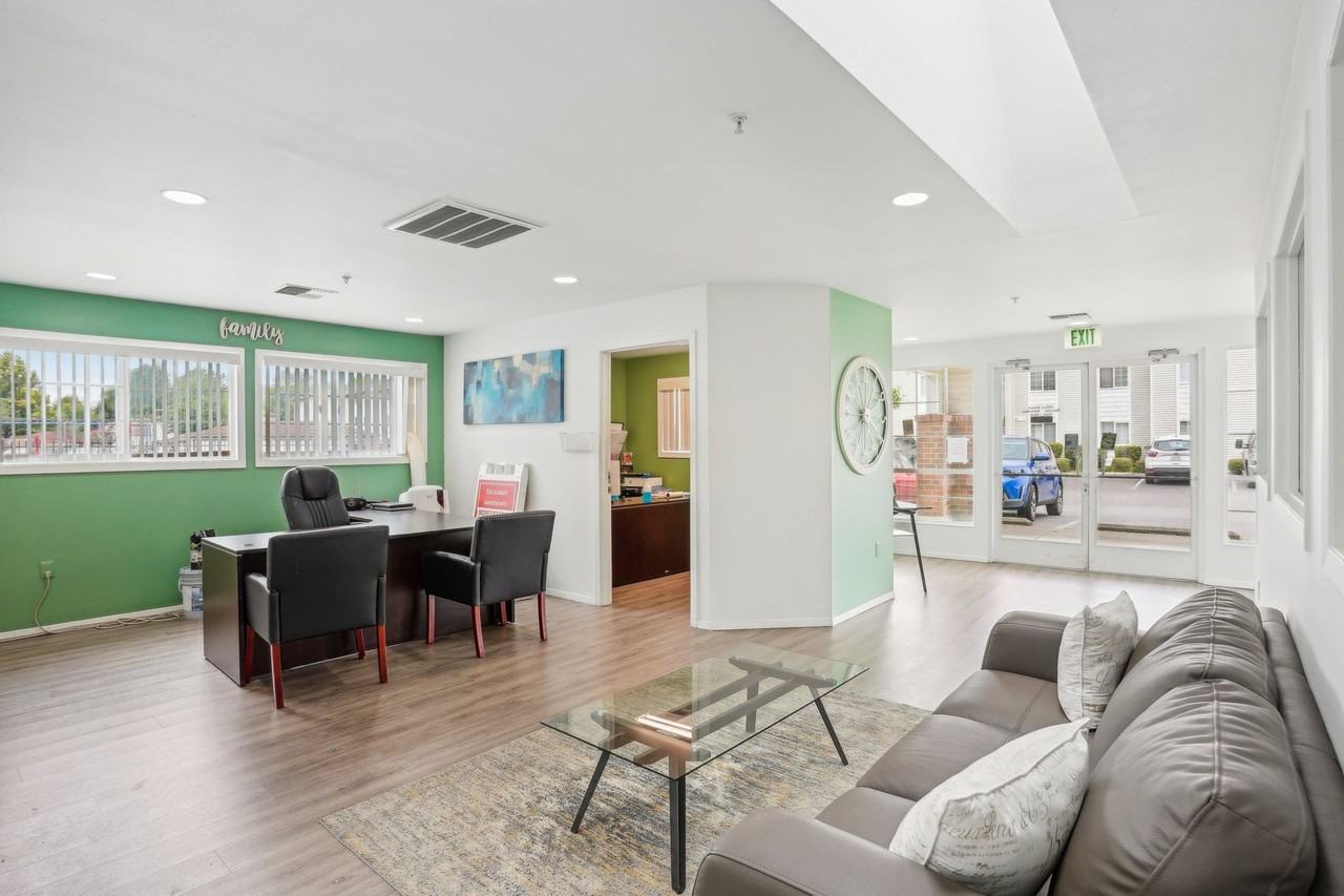 The Summit Apartments - Photo 6 of 50