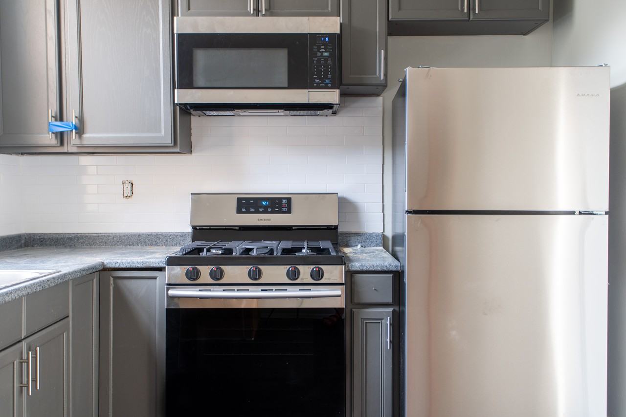 3925 N Lincoln Ave #3D - Photo 2 of 22