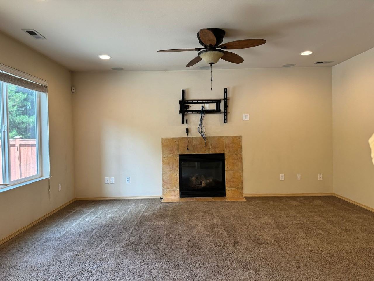 11720 60th Ave Se - Photo 3 of 31