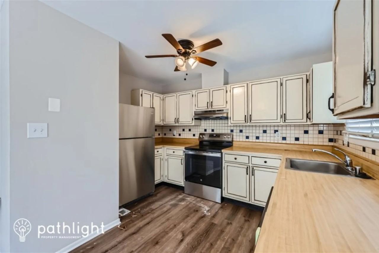 19 Clearlake Ct - Photo 3 of 17