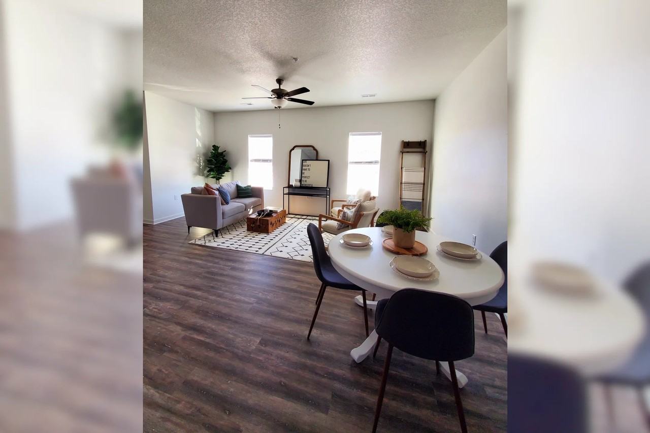 210 Wilson St - Photo 3 of 7