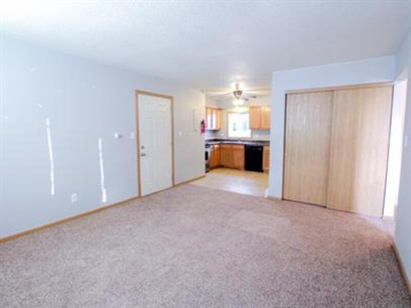 850 33rd Ave - Photo 3 of 7