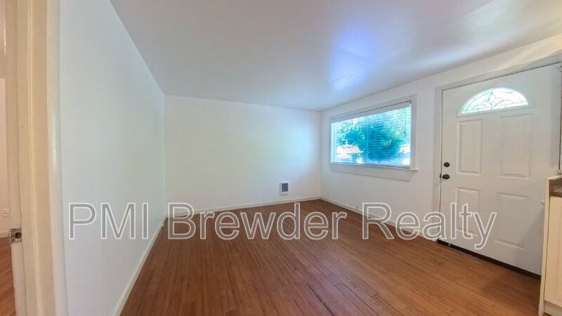 523 Madison St #2 - Photo 2 of 8