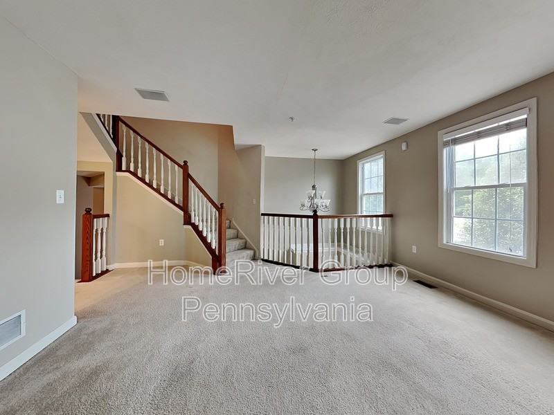 211 Persimmon Ln - Photo 2 of 24