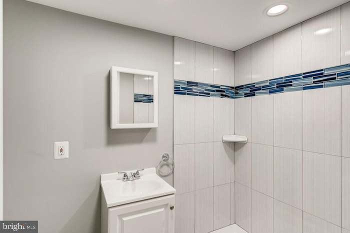 602 N Woodington Rd - Photo 2 of 12