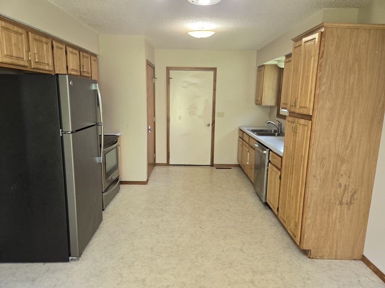 3382 S Sunrise Ave - Photo 3 of 14