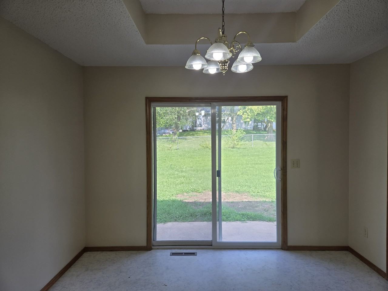 3382 S Sunrise Ave - Photo 5 of 14