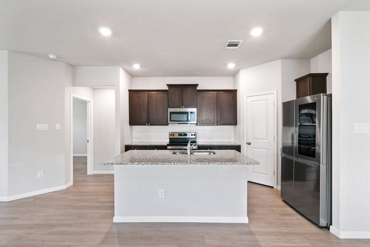 3530 Manoway Bay - Photo 6 of 28