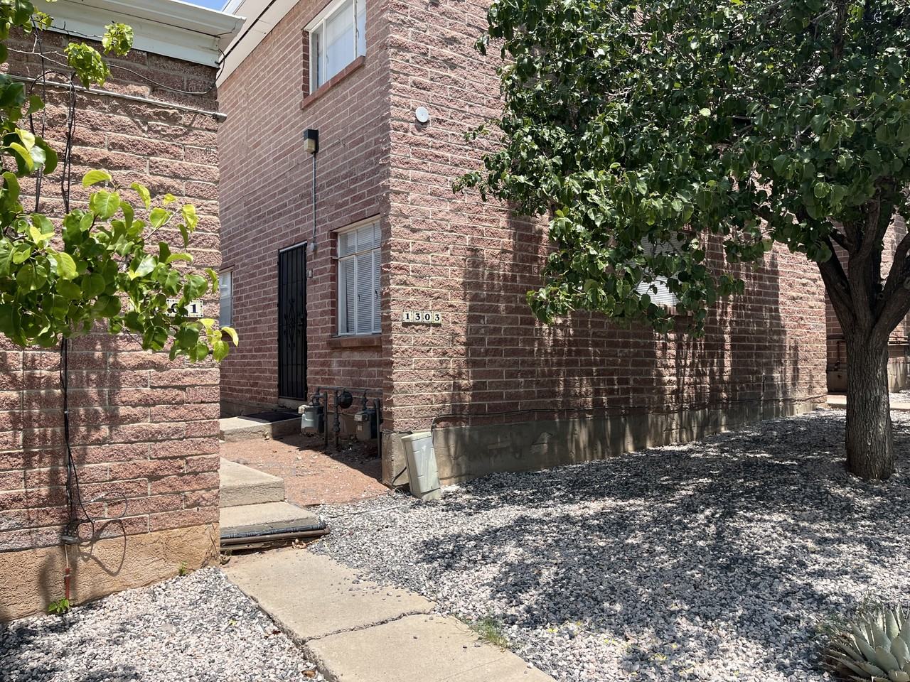 1303 Tijeras Ave Ne - Photo 2 of 17