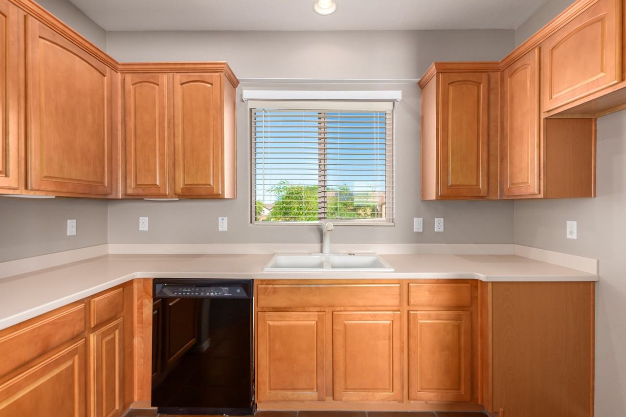 20946 W Prospector Way - Photo 3 of 28