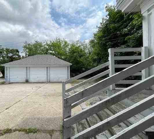 1652 Peck St - Photo 2 of 25