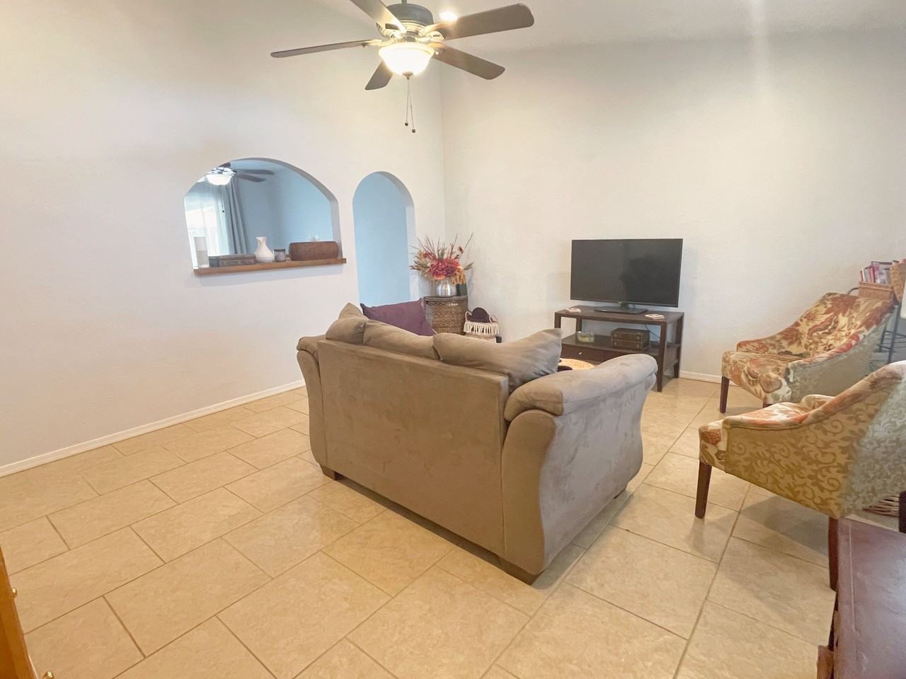 1336 E Don Carlos Ave - Photo 2 of 22