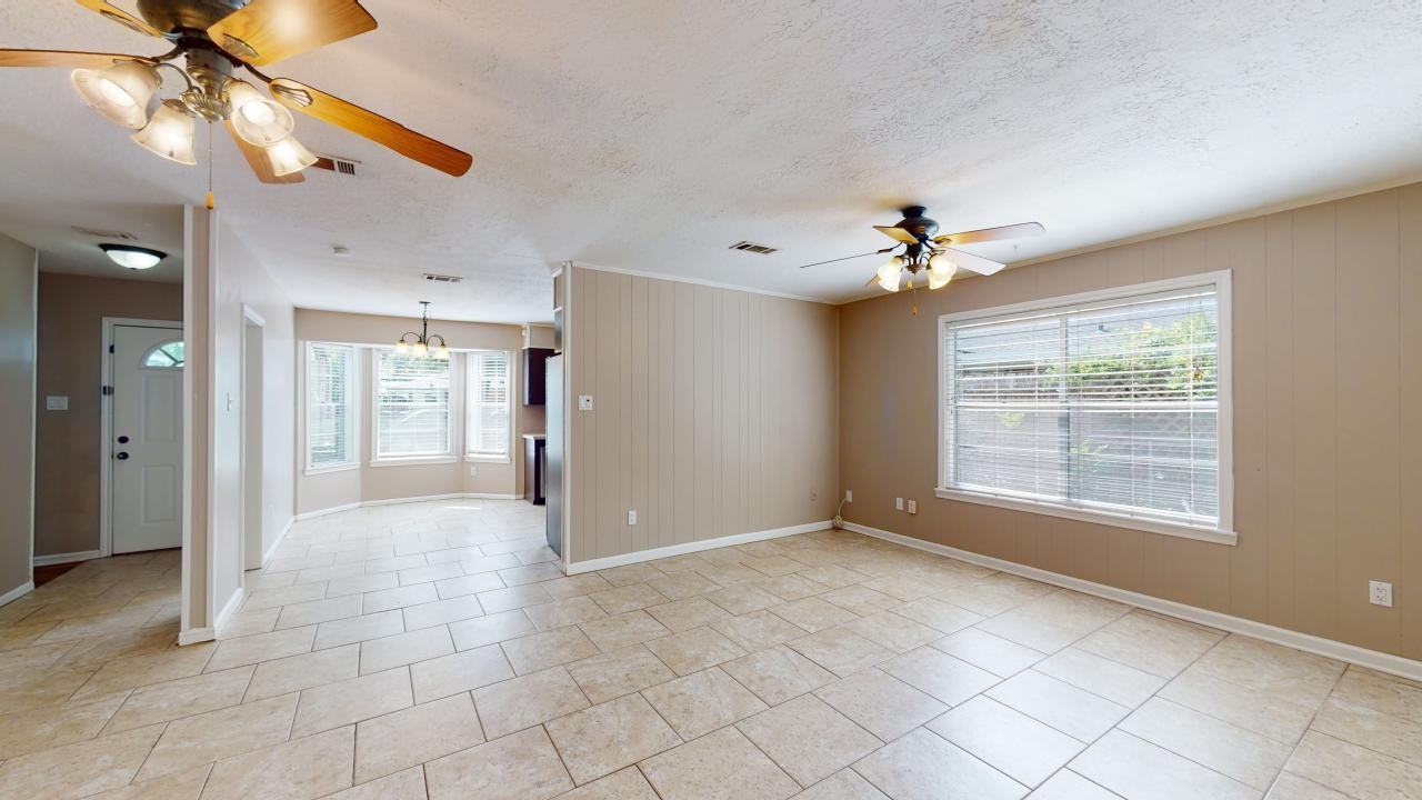 3004 Longleaf Dr - Photo 3 of 29
