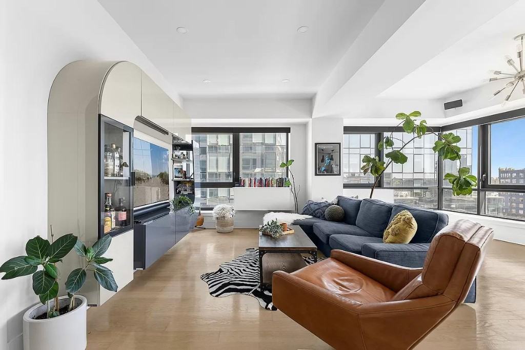 Kent Ave #16D - Photo 2 of 14