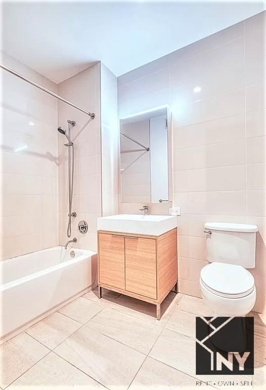 Water St #2610 - Photo 4 of 14