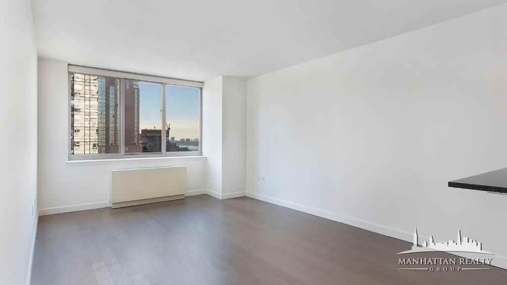 10th Avenue #33E - Photo 3 of 14