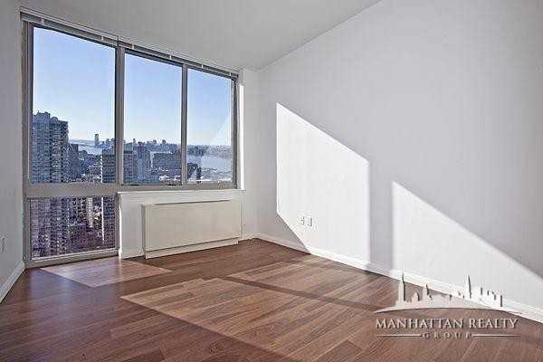 10th Avenue #33E - Photo 5 of 14