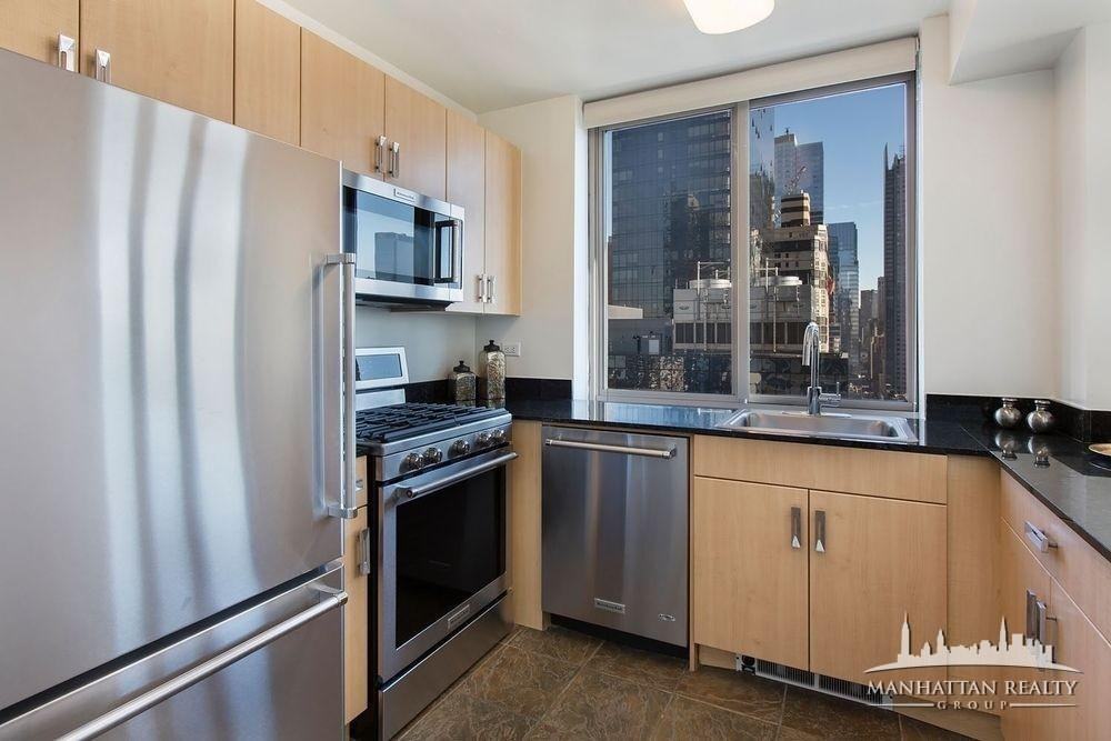 10th Avenue #33E - Photo 6 of 14