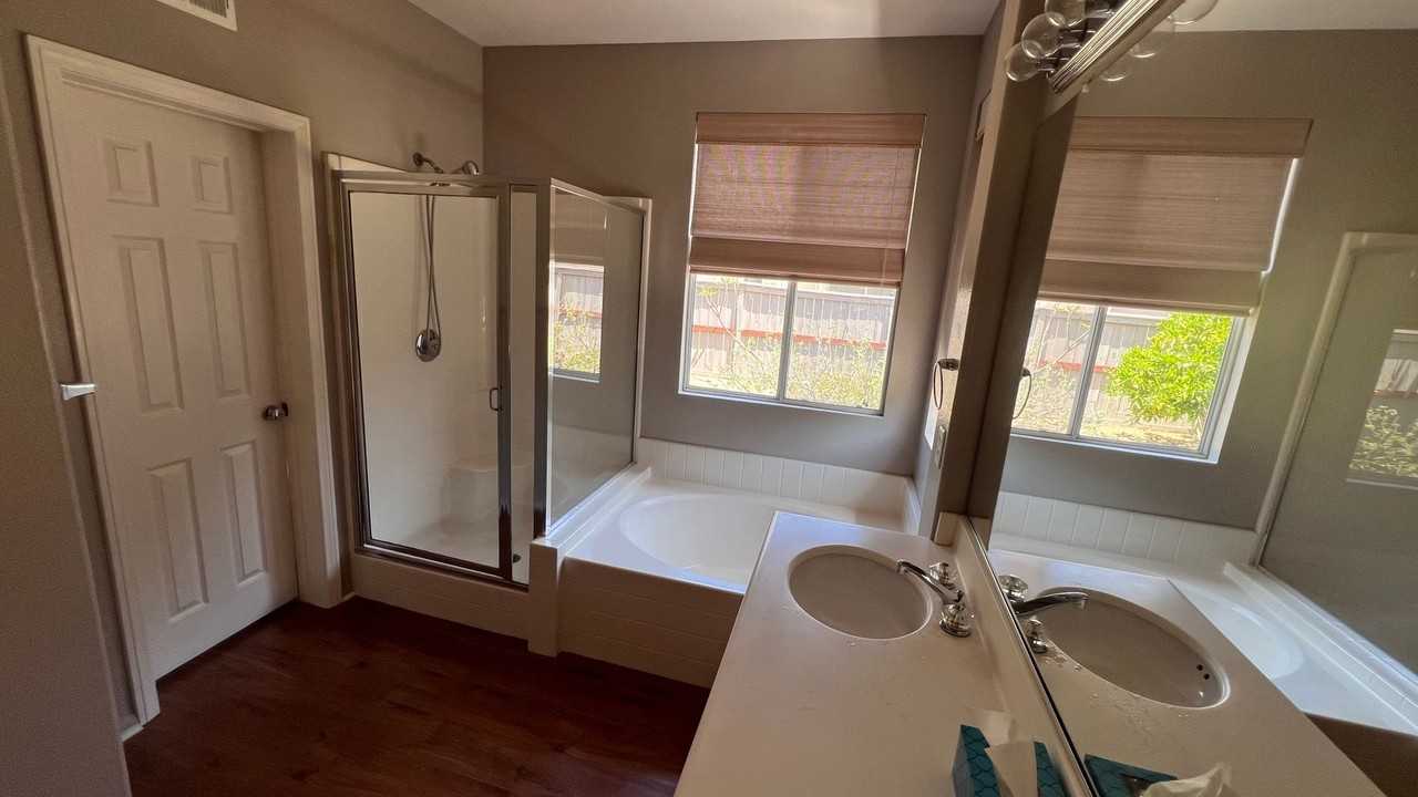 1423 Willow Creek Dr - Photo 3 of 21